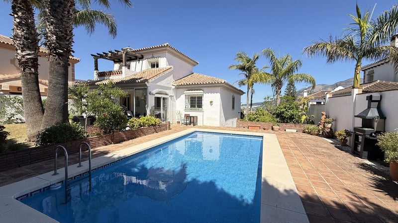 Villa in Coin - view 1