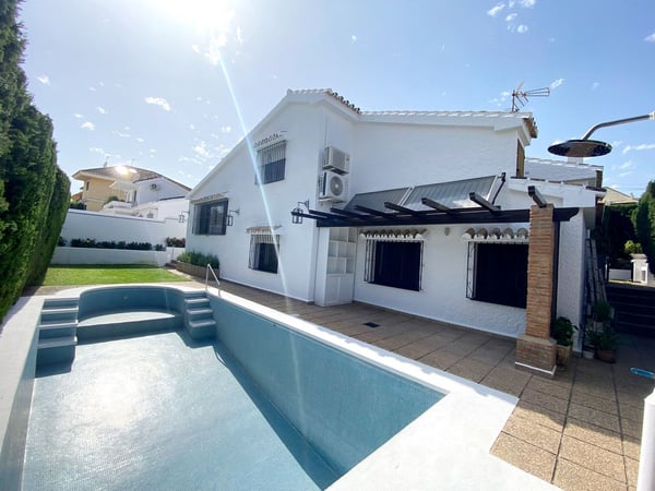 Villa in Fuengirola - view 1