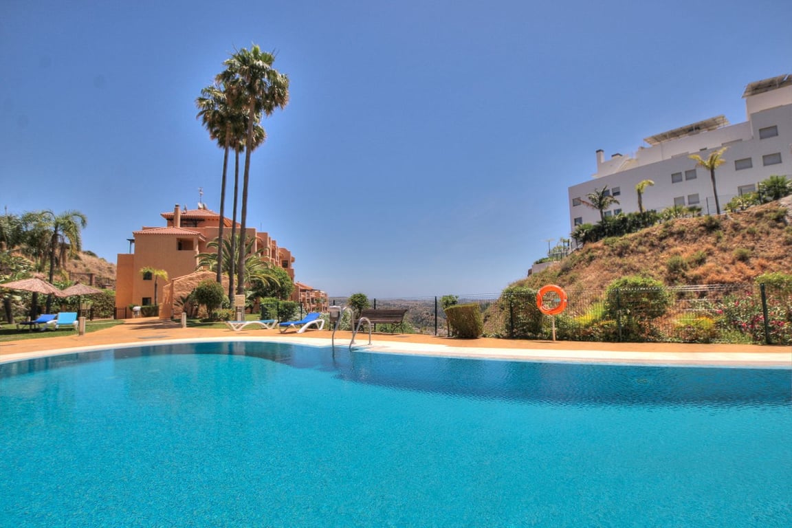 Apartment in La Cala De Mijas - Image 2