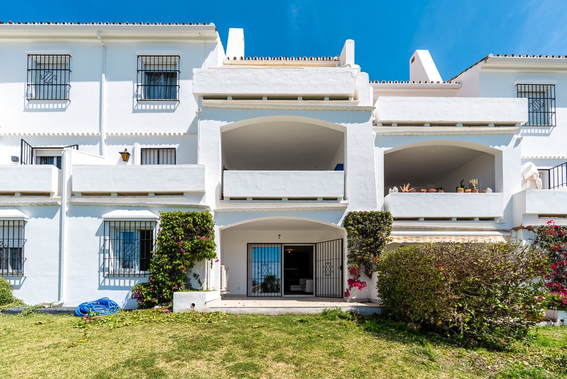 Apartment in Nueva Andalucia - Image 3