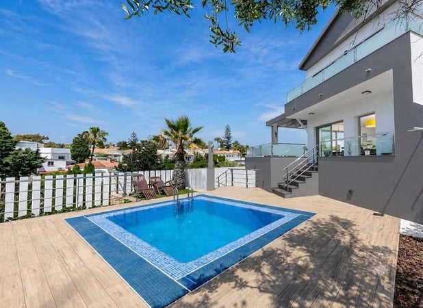 Villa in El Faro - view 1