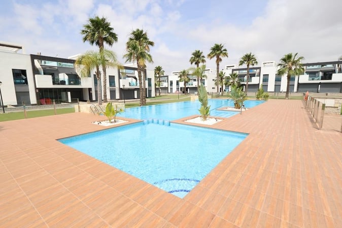 House in Guardamar del Segura - view 1