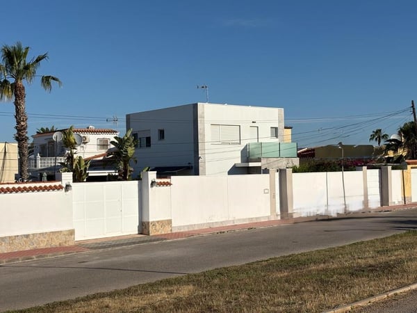 Villa in Torrevieja - view 1