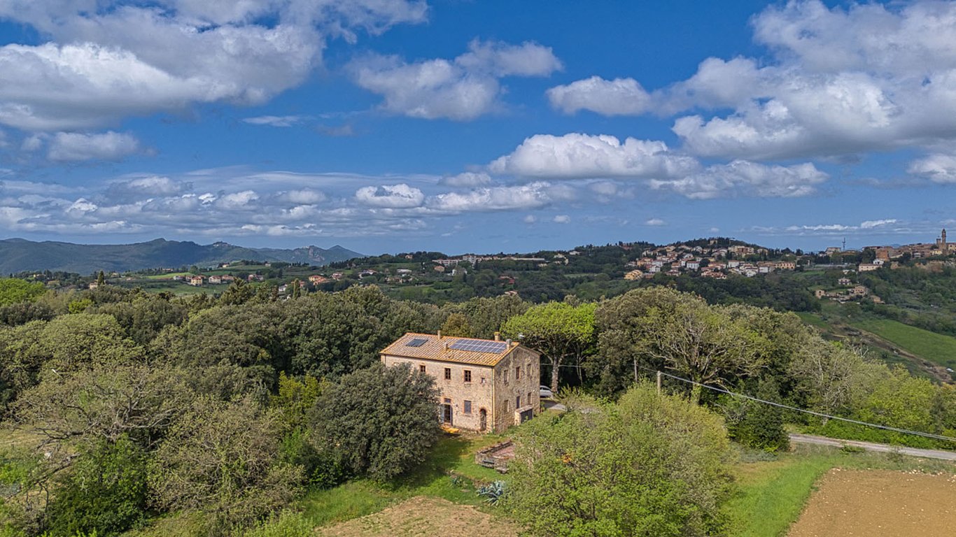 House in Pomarance - Image 3