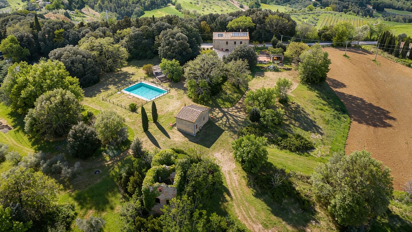 House in Pomarance - Image 2