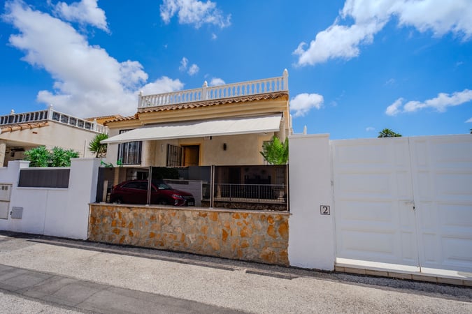 House in Lo Bigo - view 1