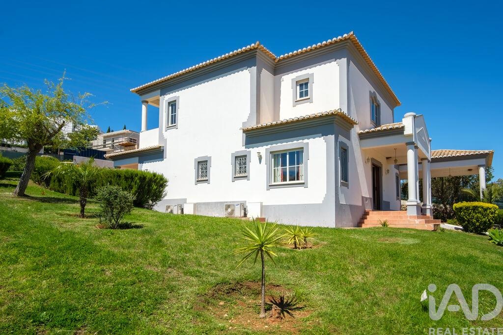 House in Oura - Image 2