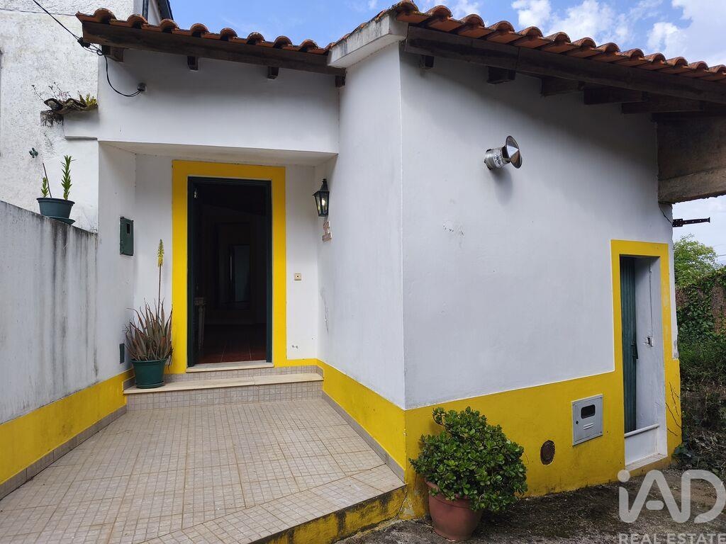 House in Miranda do Corvo - Image 3