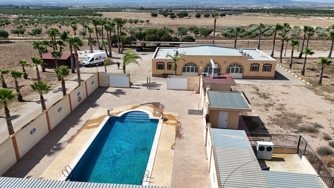 Villa in Fuentealamo - Image 2