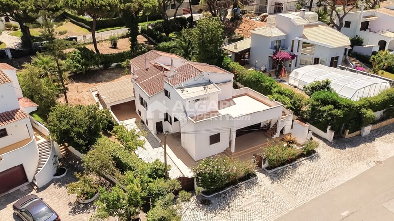 Villa in Quarteira - view 1