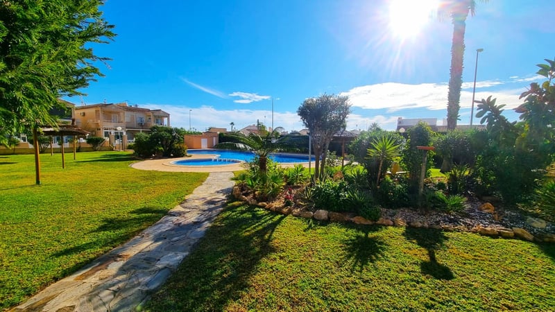 House in La Zenia - view 1