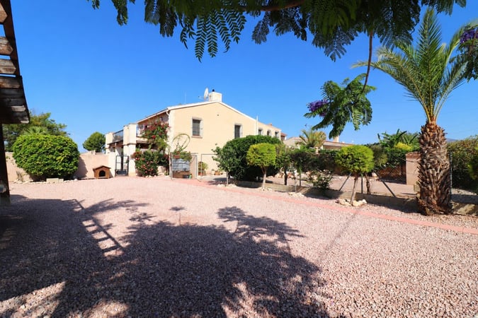 Villa in Cox - view 1