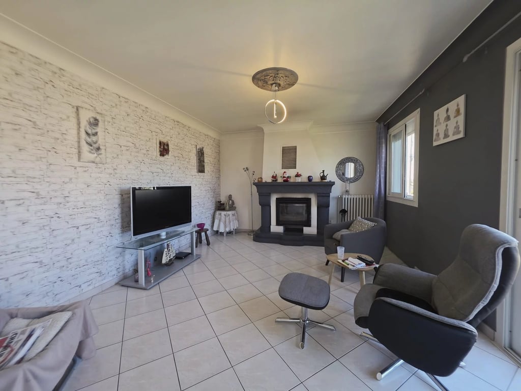 House in Saint-Pardoux-Isaac - Image 3