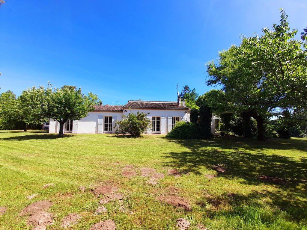 House in Port-Sainte-Foy-et-Ponchapt