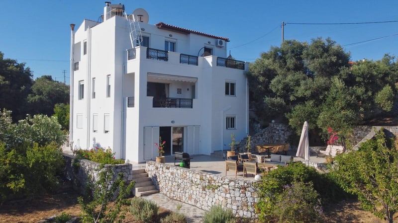 Villa in Xirosternion - view 1