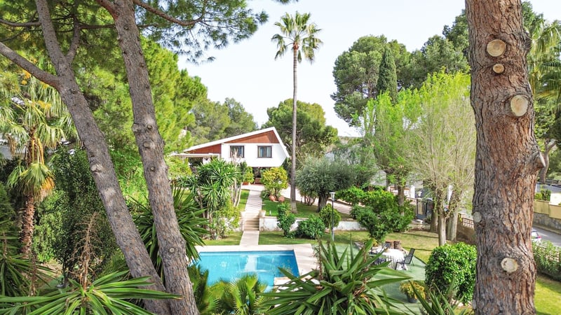 House in Petrel - view 1