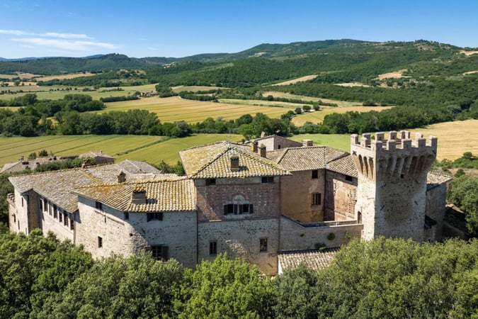 House in Sant'Apollinare - view 1
