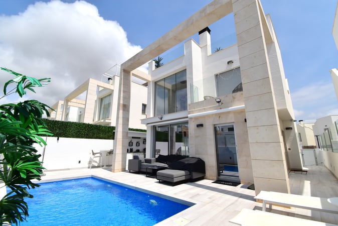 Villa in Dehesa de Campoamor - view 1