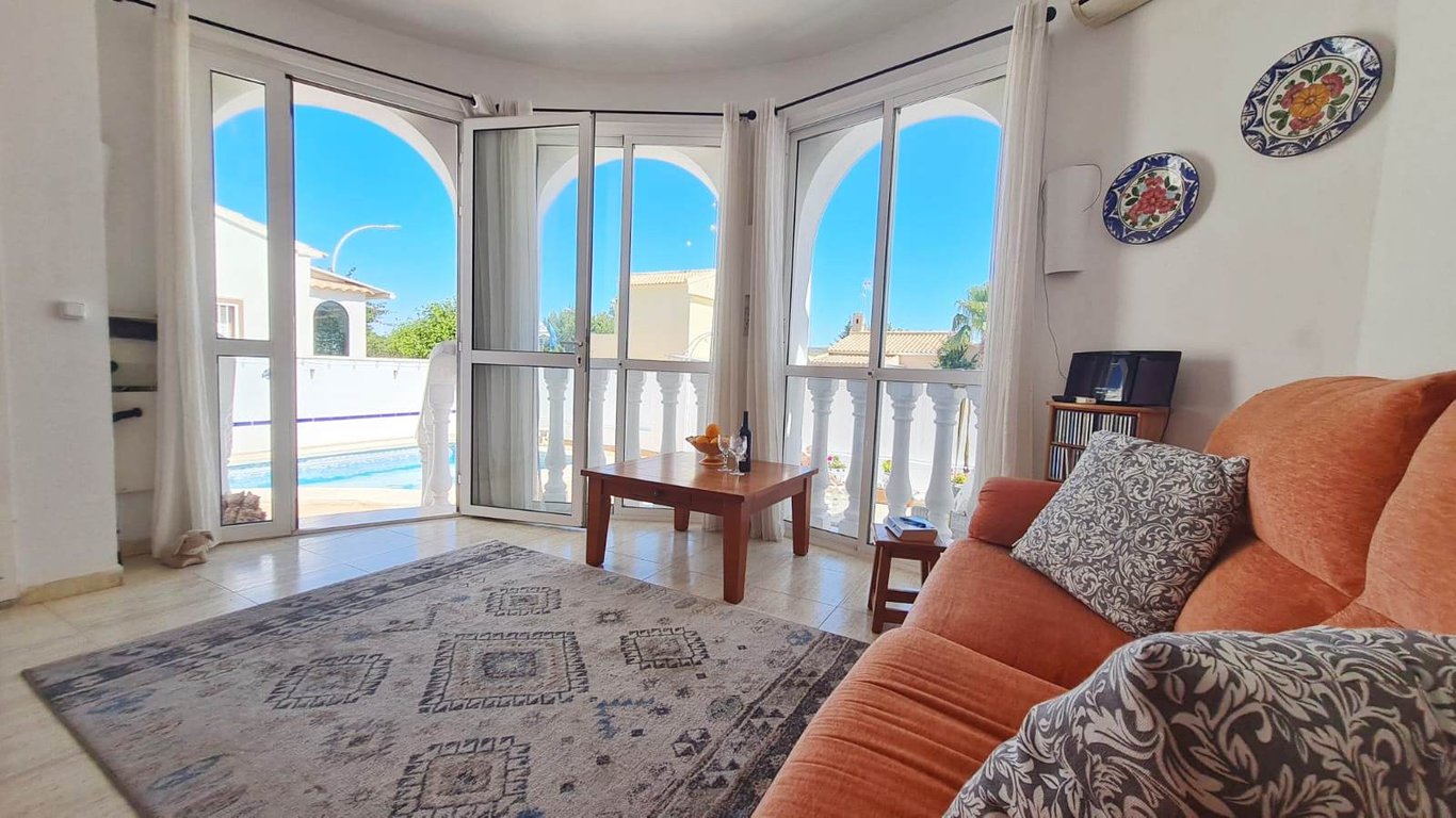 Villa in Urbanizacion los Balcones - Image 3