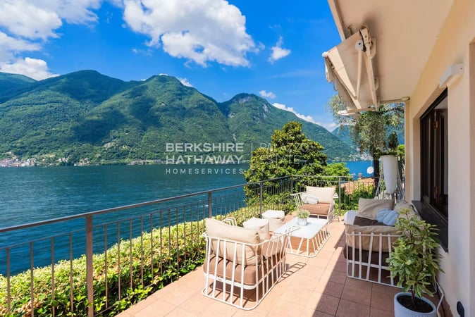 Villa in Nesso - view 1