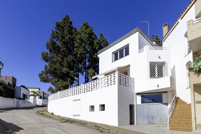 Villa in Marbella - view 1