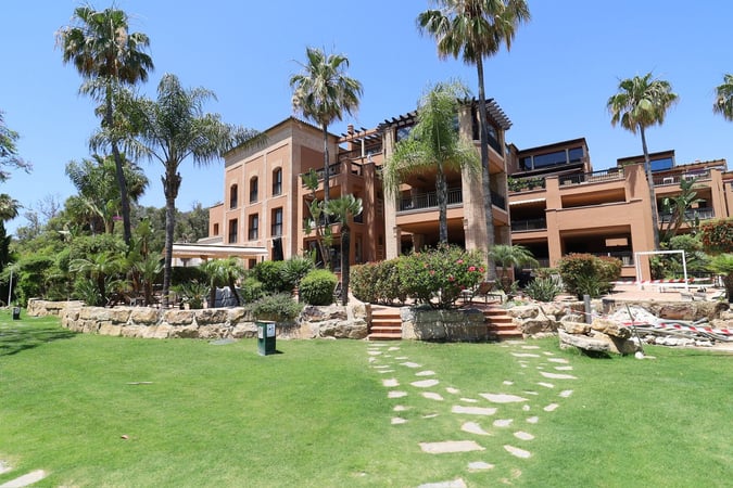 Apartment in San Pedro de Alcantara - view 1