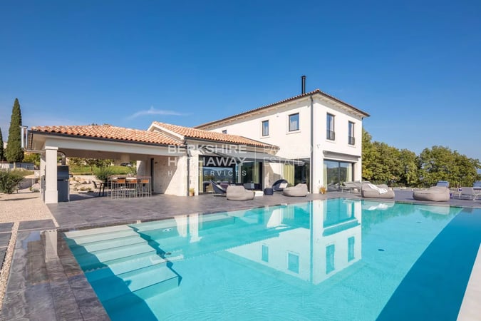 Villa in Crociata - view 1