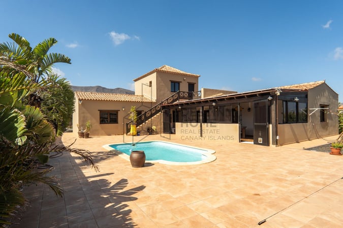 House in Casillas del Angel - view 1