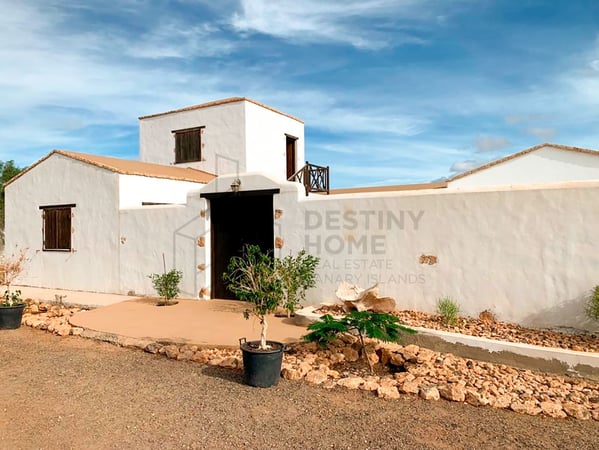 House in Toto - view 1