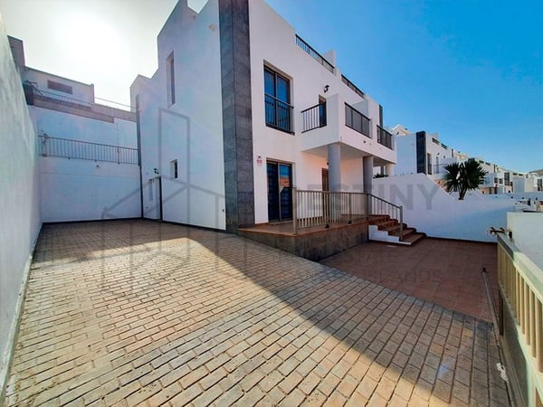 House in Tetir - view 1