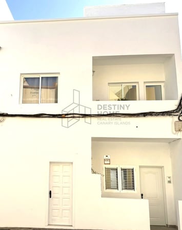 House in Tetir - view 1