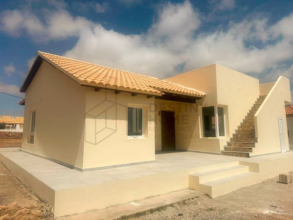 House in Triquivijate - view 1