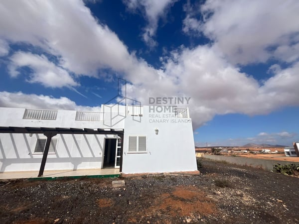 House in Antigua - view 1
