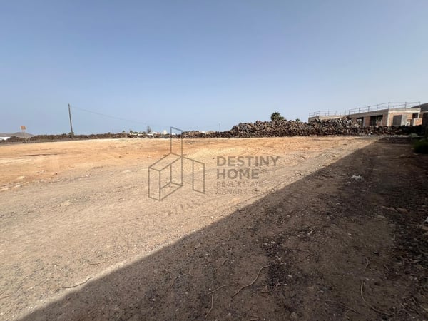 House in Lajares - view 1