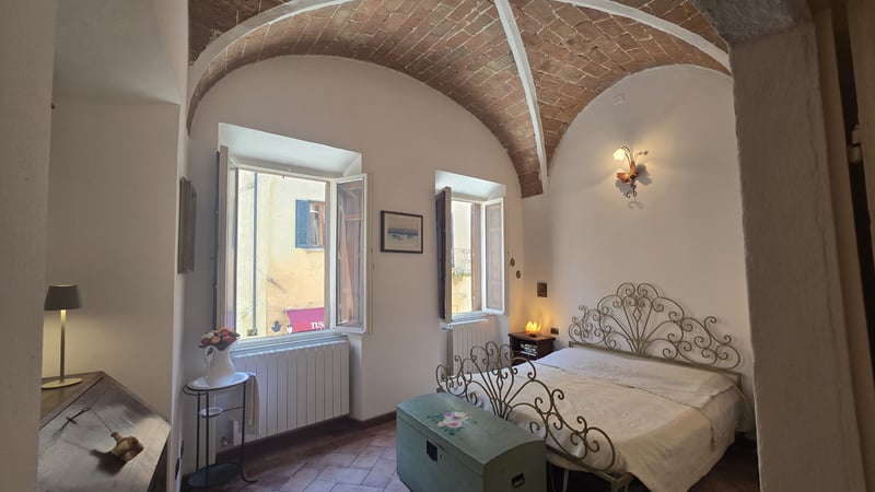 House in Volterra - view 1