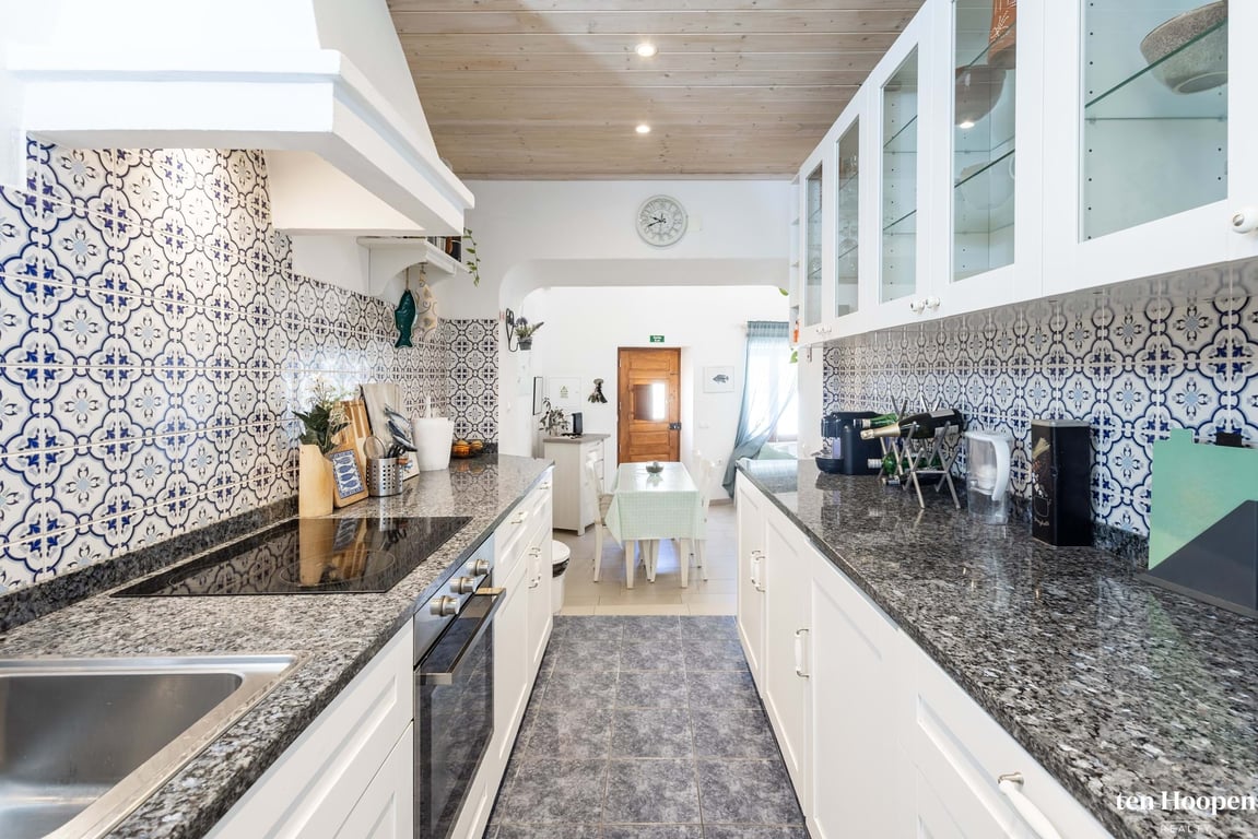 House in Lagos - Image 3