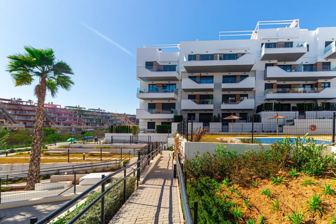 Apartment in Villamartin - view 1