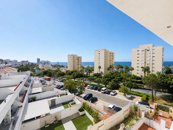 Apartment in Estepona - view 1