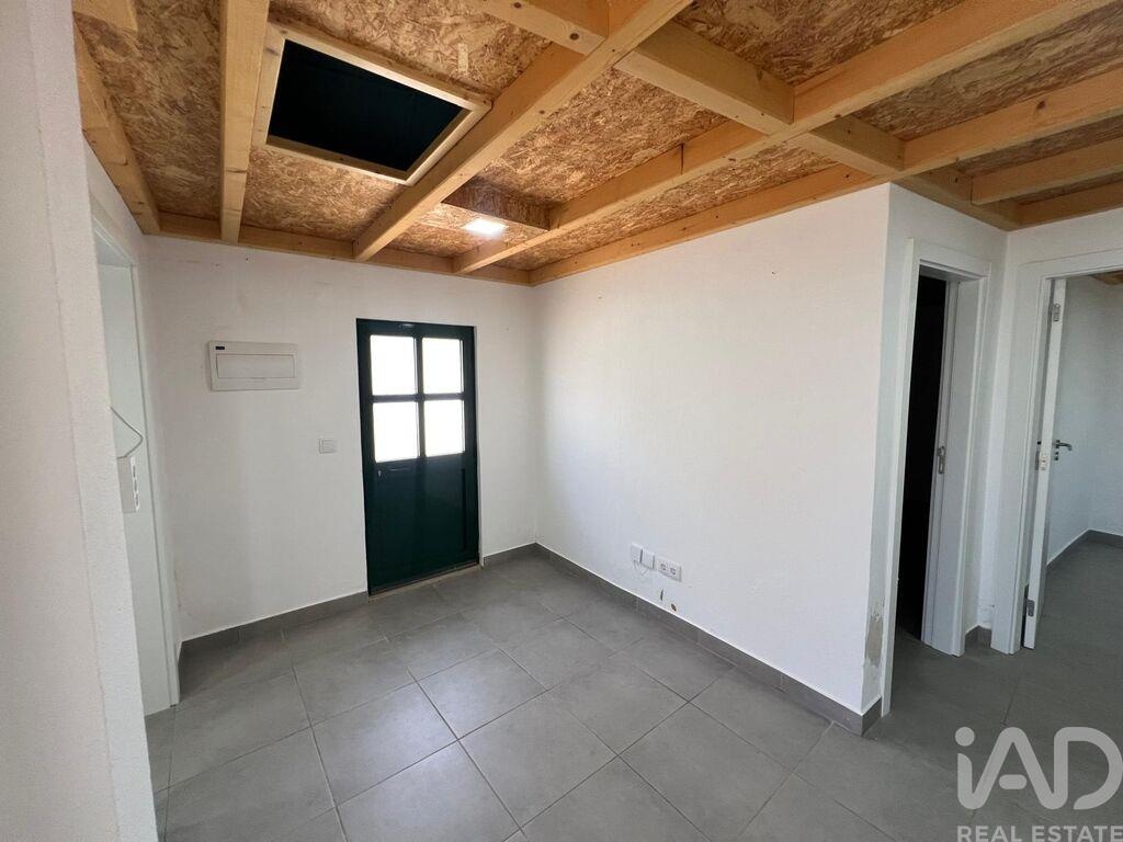 House in Valbom - Image 3