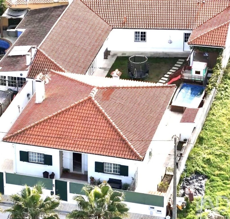 House in Torres Novas - Image 2