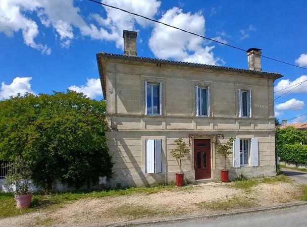 House in Gauriaguet - view 1