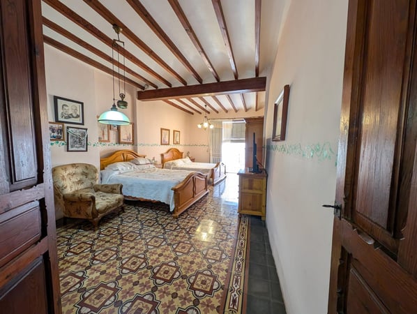 Villa in La Nucia - view 1