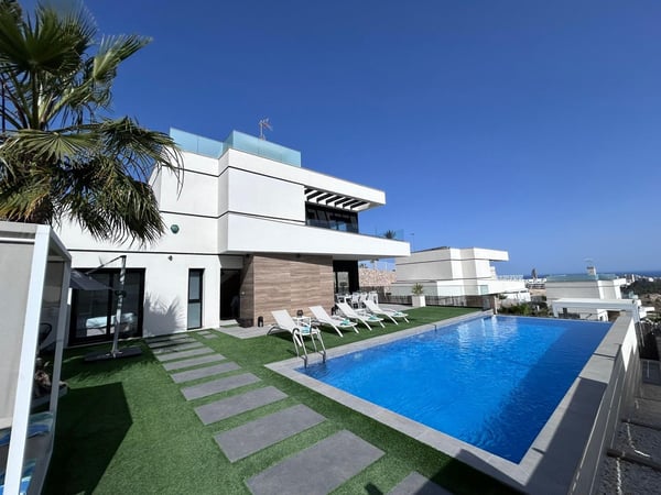 Villa in Finestrat - view 1