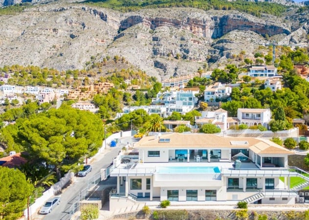 Villa in Altea - view 1