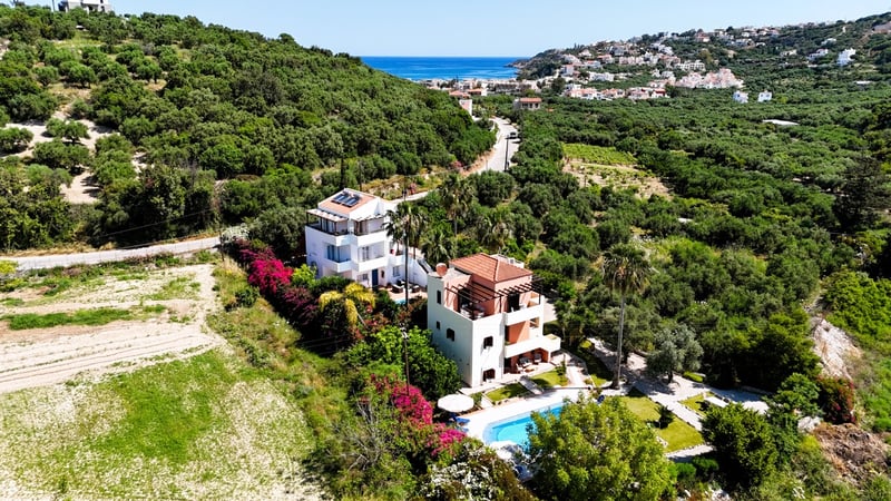 Villa in Almirida - view 1