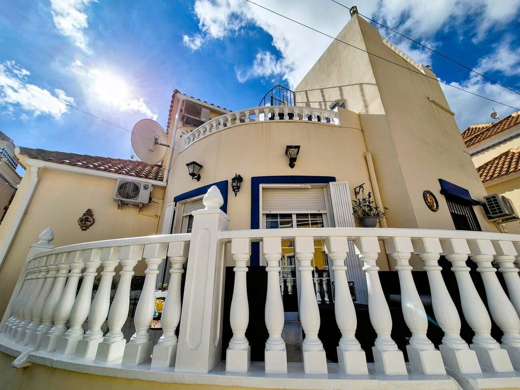 Villa in Villamartin - Image 3
