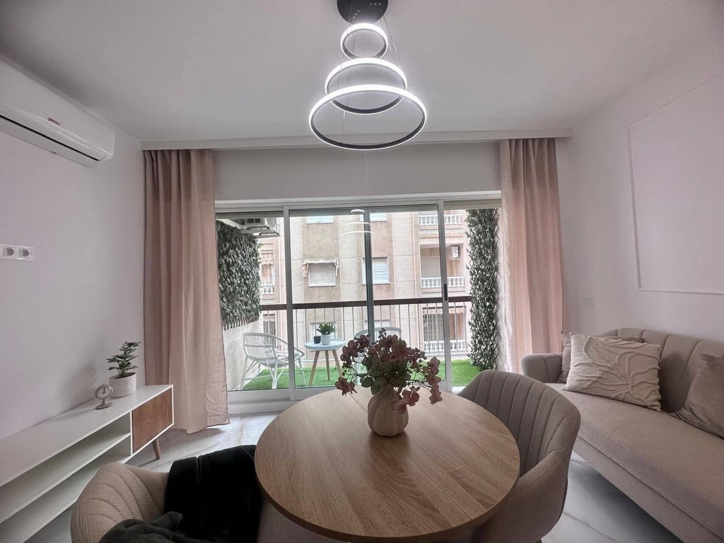 Apartment in Torrevieja - Image 2