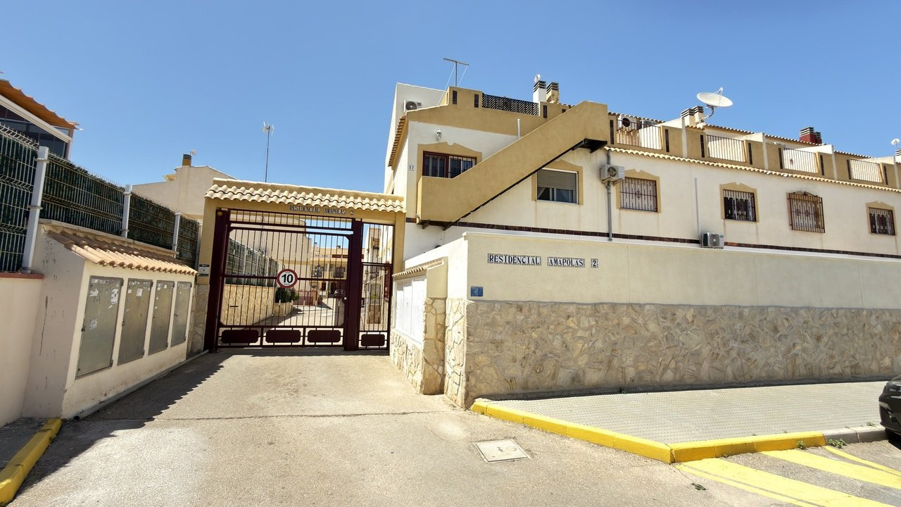House in La Zenia - Image 2