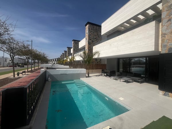 Villa in Torre del Rame - view 1