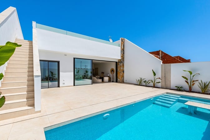 House in Los Alcazares - view 1